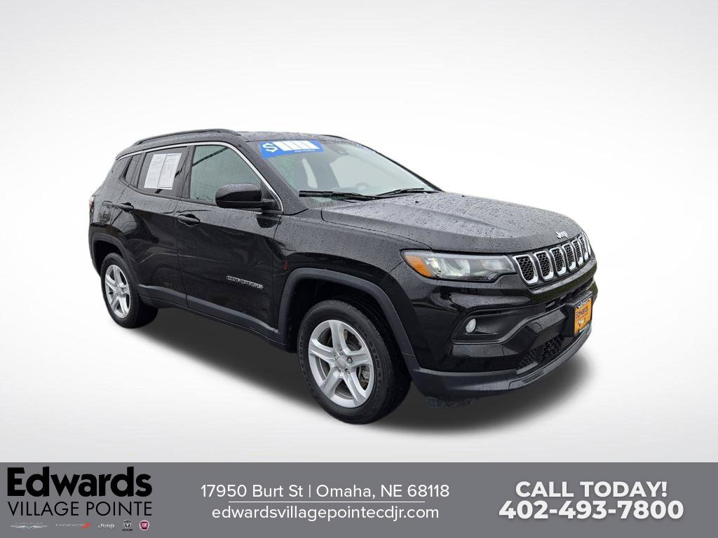 Used 2023 Jeep Compass Latitude w/ Mopar Graphics Package AWD/4WD image 1