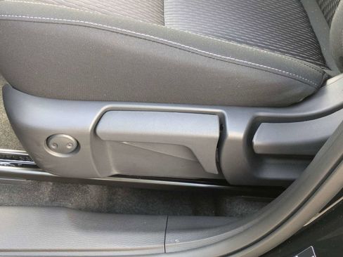 New 2026 Mitsubishi Outlander ES FWD image 19