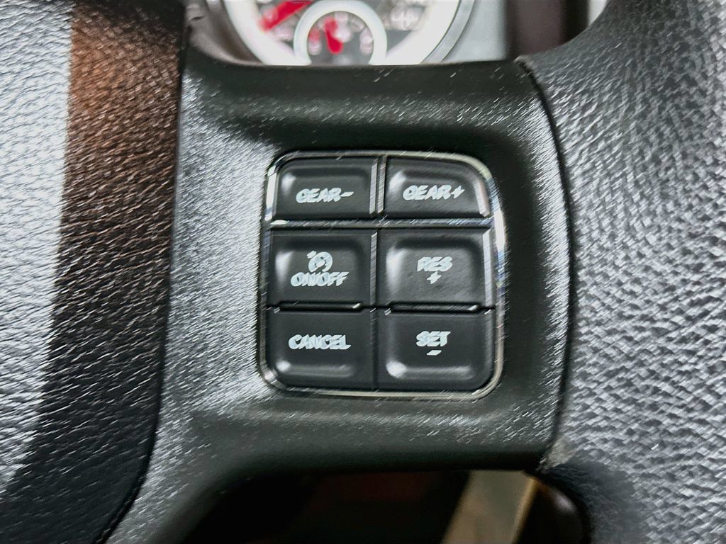 Used 2019 RAM 1500 Classic SLT AWD/4WD image 34