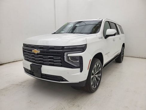 New 2025 Chevrolet Suburban High Country image 31
