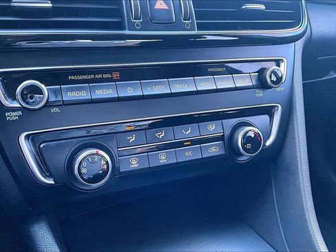 Used 2019 Kia Optima LX image 12