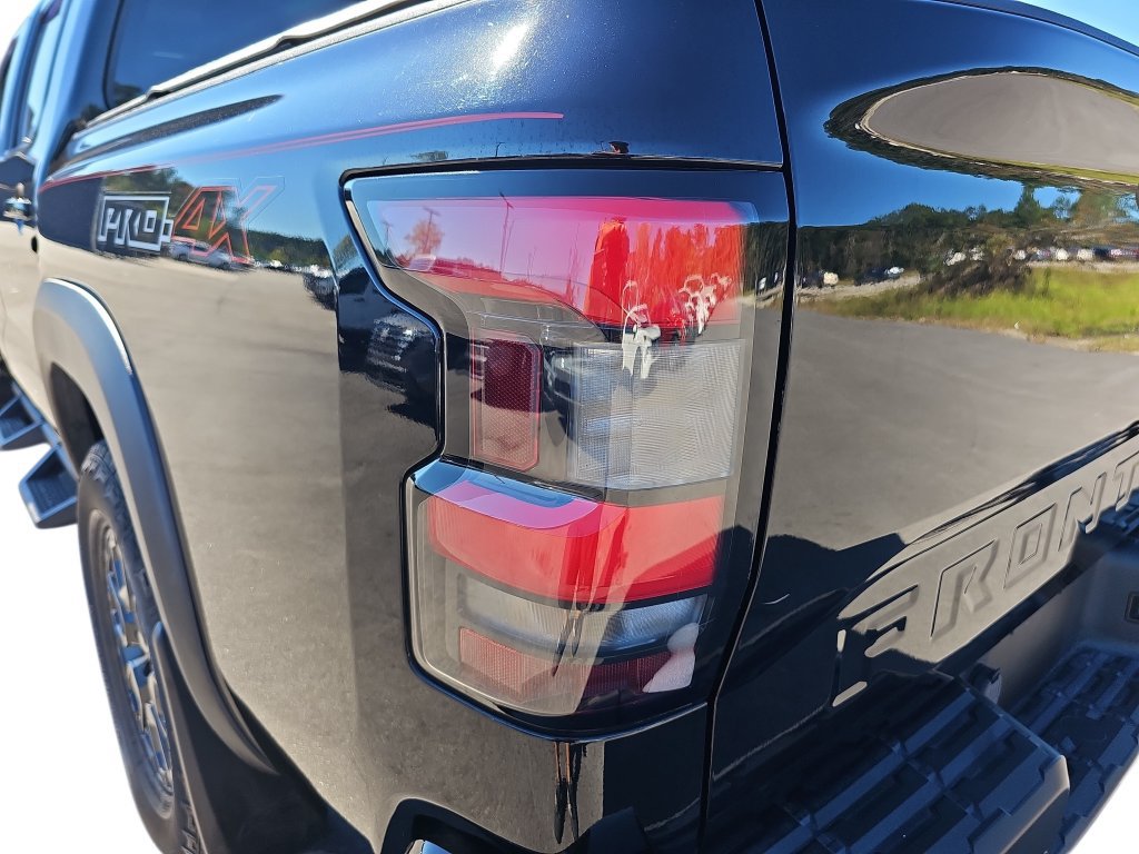 Used 2022 Nissan Frontier PRO-4X w/ Pro-4X Premium Package AWD/4WD image 35