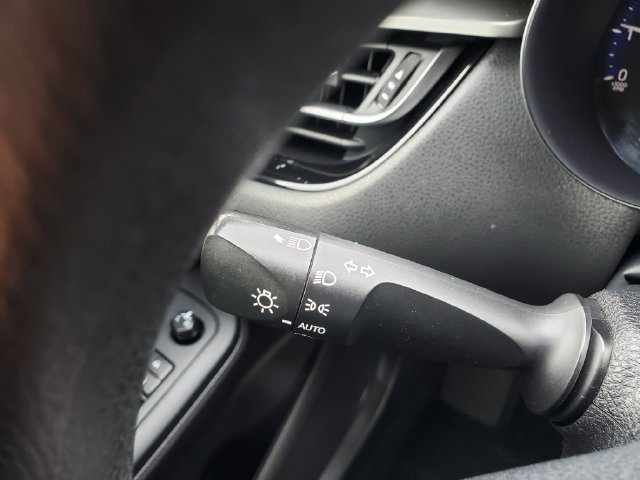 Used 2019 Toyota C-HR LE FWD image 21