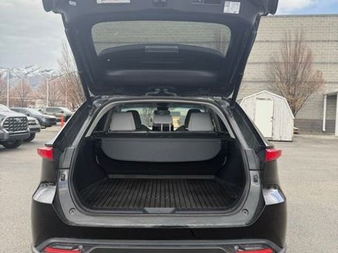 Certified 2023 Toyota Venza LE AWD/4WD image 9