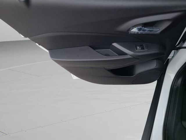 New 2026 Chevrolet Trax RS FWD image 15
