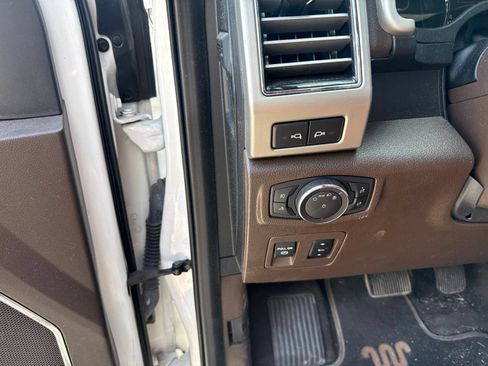 Used 2019 Ford F150 King Ranch w/ Equipment Group 601A Luxury AWD/4WD image 20