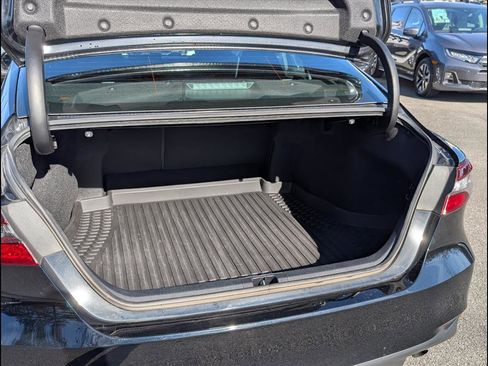 Used 2022 Toyota Camry LE image 20