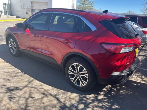 Used 2022 Ford Escape SEL image 6