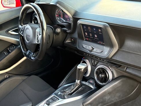 Used 2020 Chevrolet Camaro LT image 30