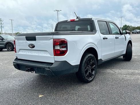 Certified 2025 Ford Maverick XLT w/ Equipment Group 301A AWD/4WD image 7
