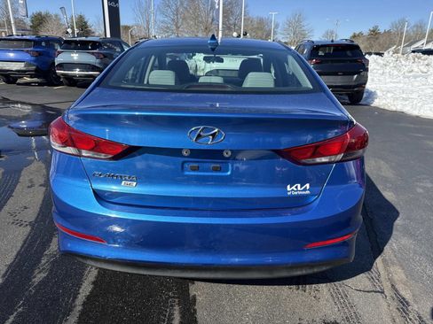 Used 2017 Hyundai Elantra SE image 4