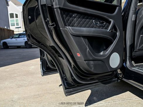 Used 2018 Bentley Bentayga image 51