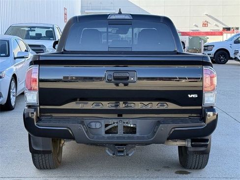 Used 2022 Toyota Tacoma TRD Off-Road w/ Technology Package image 5