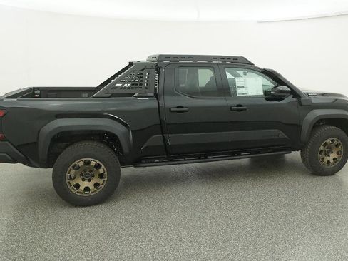 New 2025 Toyota Tacoma Trailhunter image 24