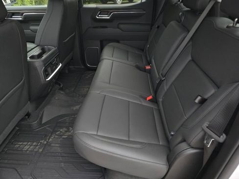 New 2026 GMC Sierra 1500 SLT image 20