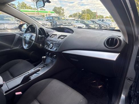 Used 2012 MAZDA MAZDA3 i Touring FWD image 16