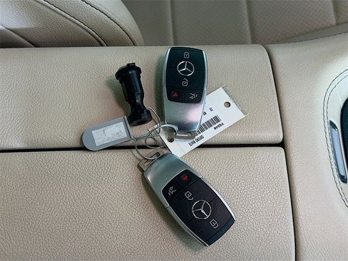 Used 2020 Mercedes-Benz GLE 350 w/ Premium Package image 36