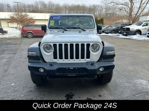 Used 2020 Jeep Gladiator Sport w/ Quick Order Package 24S image 9