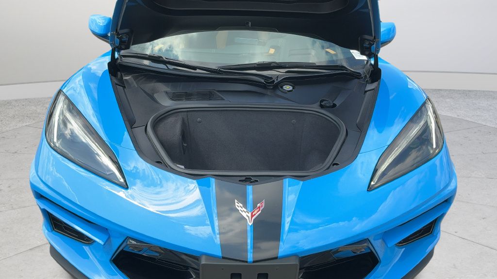 Used 2021 Chevrolet Corvette Stingray Premium Conv w/ Z51 Performance Package RWD image 19