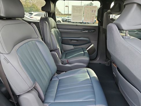 Used 2024 Kia EV9 GT-Line image 17