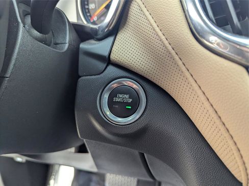 Used 2022 Chevrolet Equinox Premier image 24