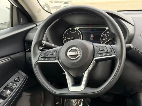 Used 2024 Nissan Sentra SV image 12