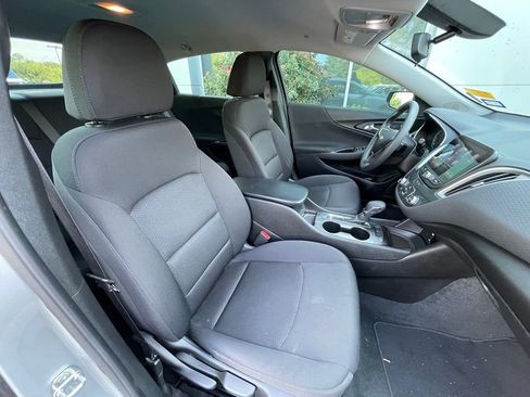 Used 2021 Chevrolet Malibu LS FWD image 30