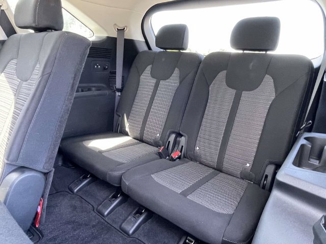 Certified 2026 Kia Sorento LX FWD image 10