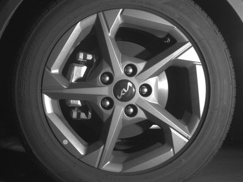 Used 2025 Kia K4 LXS image 9