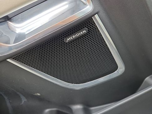 Used 2019 Jaguar E-PACE R-Dynamic SE image 24