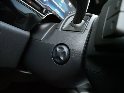 Used 2022 Chevrolet Silverado 1500 ZR2 w/ Technology Package image 35