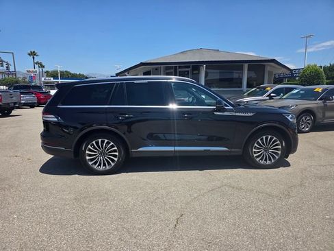 Used 2023 Lincoln Aviator Reserve RWD image 3