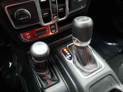 Used 2021 Jeep Wrangler Unlimited Rubicon image 18