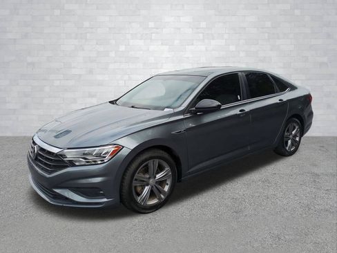 Used 2020 Volkswagen Jetta R-Line w/ R-Line Cold Weather Package FWD image 9