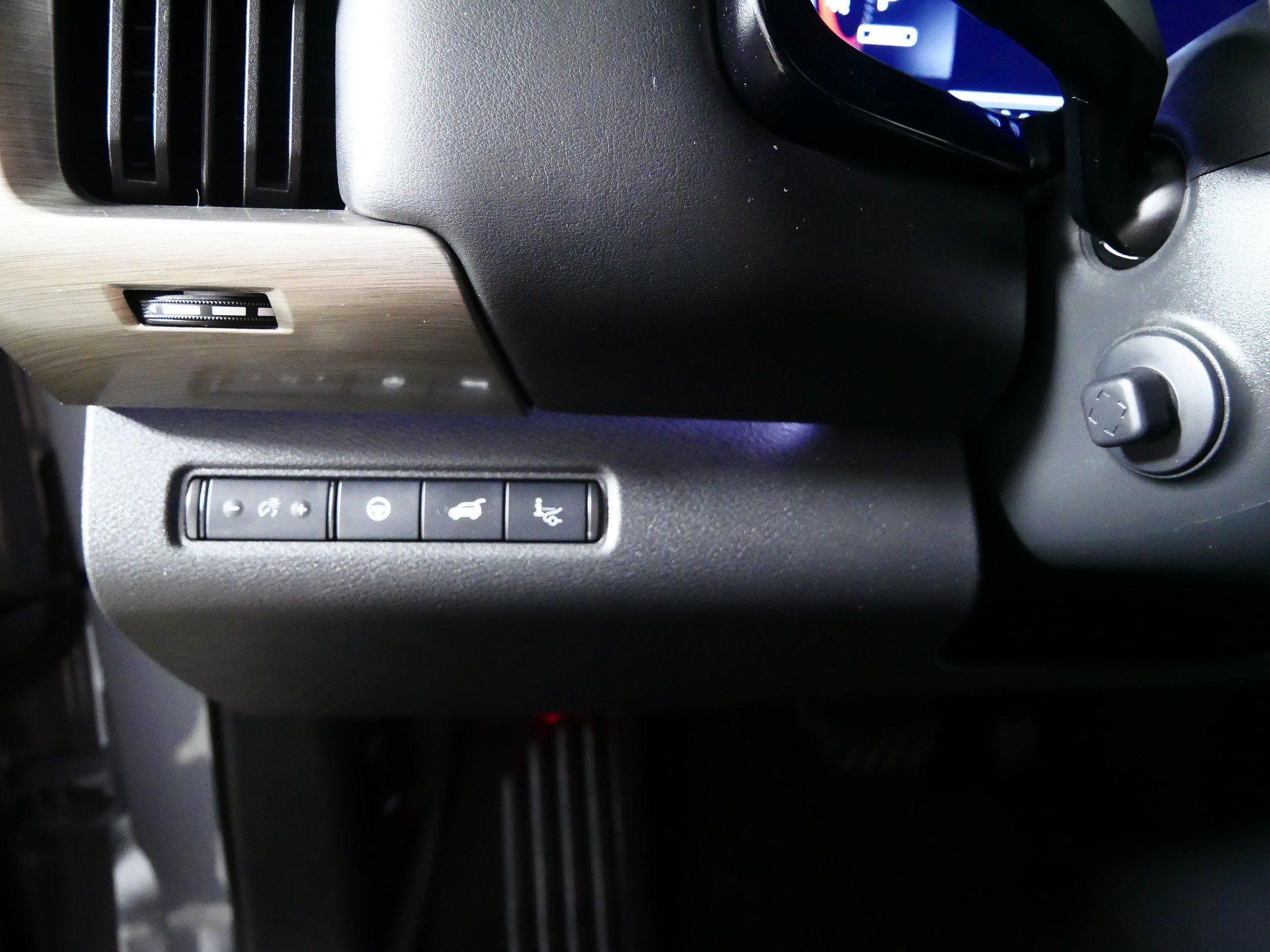 Used 2024 Nissan Pathfinder Platinum w/ Lighting Package (N93) AWD/4WD image 26