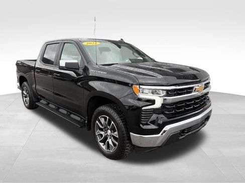Used 2022 Chevrolet Silverado 1500 LT image 3