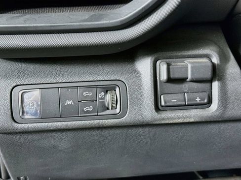 Used 2025 Chevrolet Silverado EV LT AWD/4WD image 10