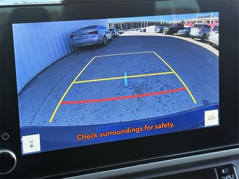 Used 2025 Toyota Camry LE image 18