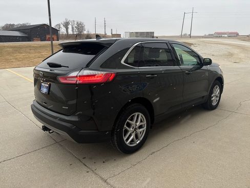 Used 2024 Ford Edge SEL w/ Convenience Package AWD/4WD image 4