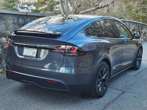 Used 2023 Tesla Model X image 11