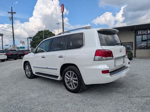 Used 2014 Lexus LX 570 4WD image 9