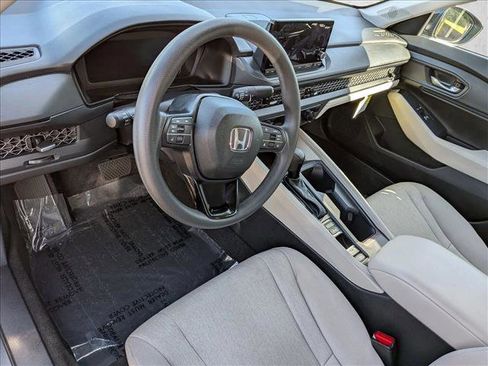 Used 2025 Honda Accord SE image 10