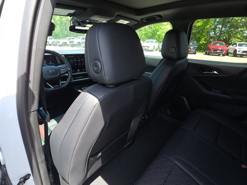 New 2026 Chevrolet Equinox RS w/ Convenience Package III FWD image 28