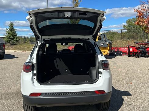 New 2026 Jeep Compass Limited image 12