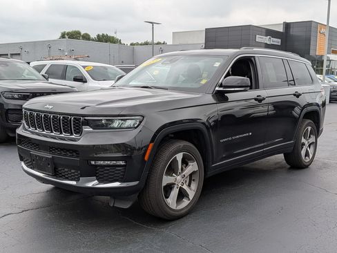 Used 2023 Jeep Grand Cherokee L Limited AWD/4WD image 4