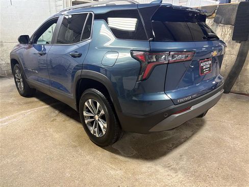 Used 2025 Chevrolet Equinox LT w/ Convenience Package II image 4