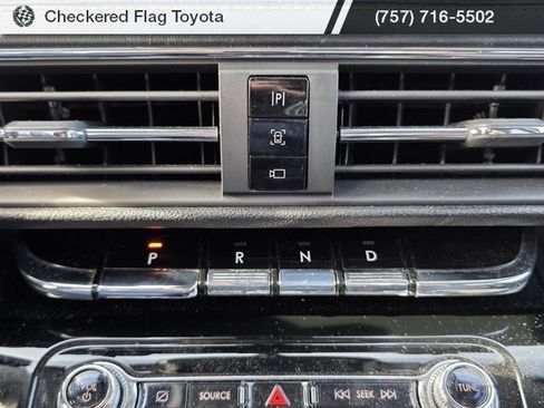 Used 2022 Lincoln Corsair AWD w/ Premium Package image 17