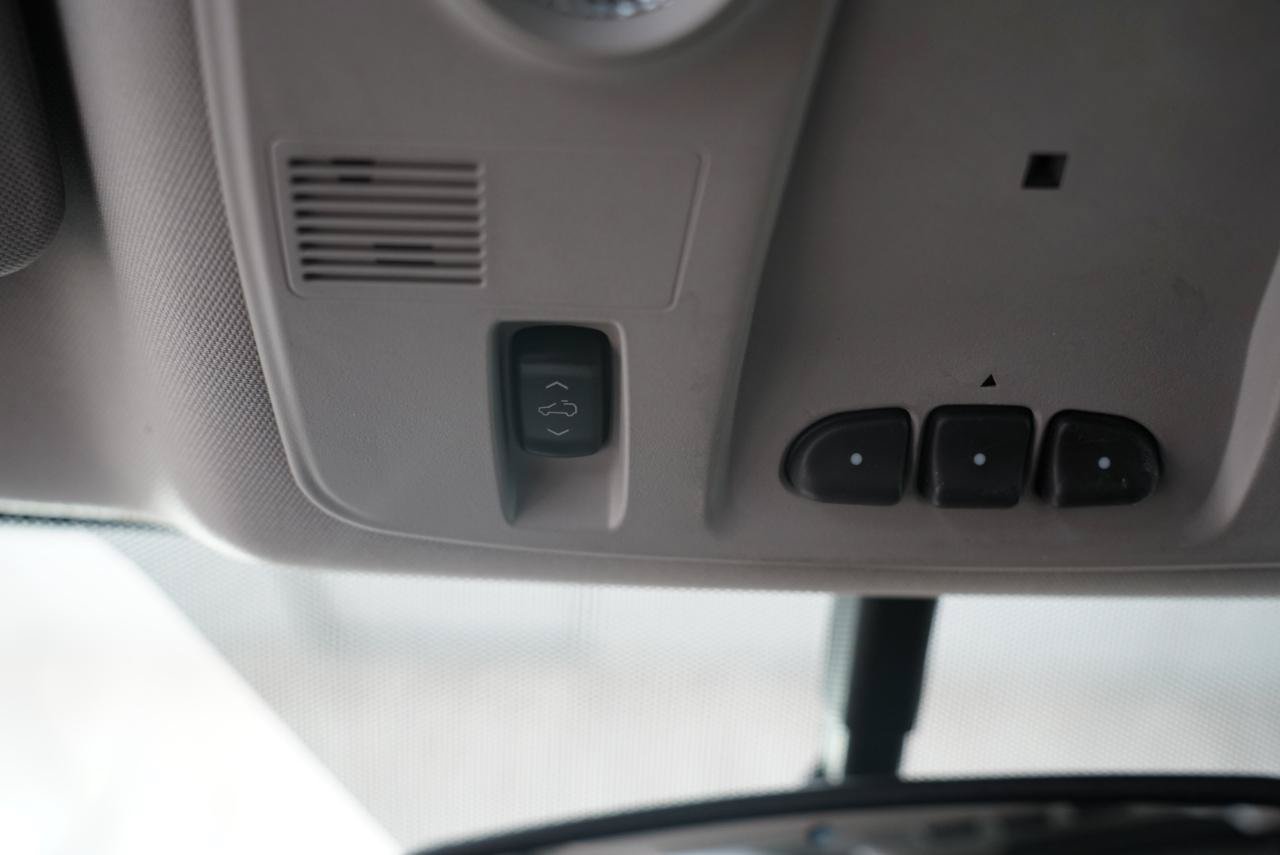 Used 2013 GMC Acadia Denali FWD image 23