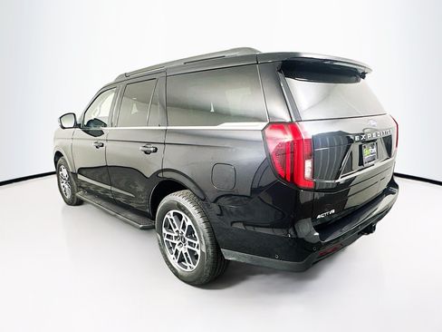 Used 2025 Ford Expedition Active AWD/4WD image 5