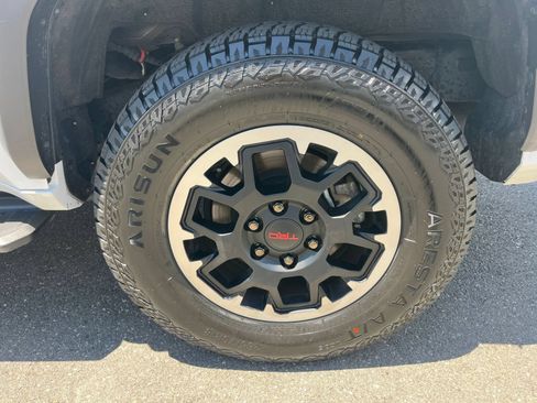 Used 2025 Toyota 4Runner TRD Off-Road AWD/4WD image 30
